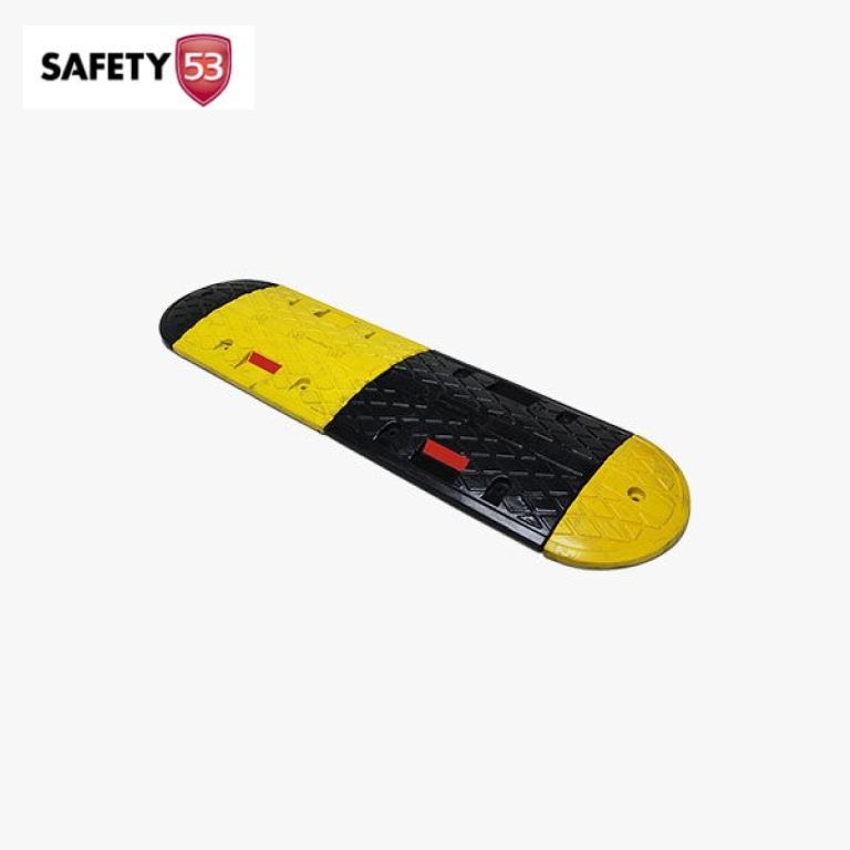 Durable Modular Rubber Speed Hump for Traffic Safety and Control