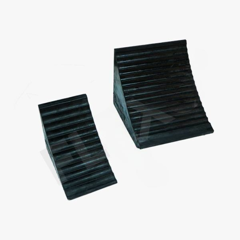 Heavy Duty Industrial Rubber Wheel Chocks for Trucks and SUVs