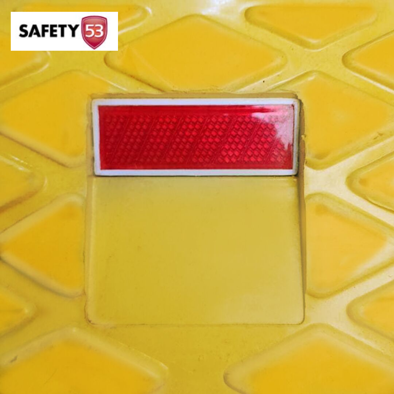 Durable Modular Rubber Speed Hump for Traffic Safety and Control